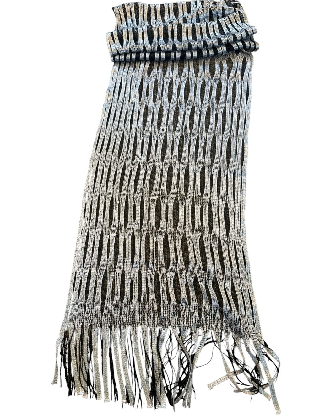 Women scarf featuring a wave like lattice pattern & long fringe 79 x 16
